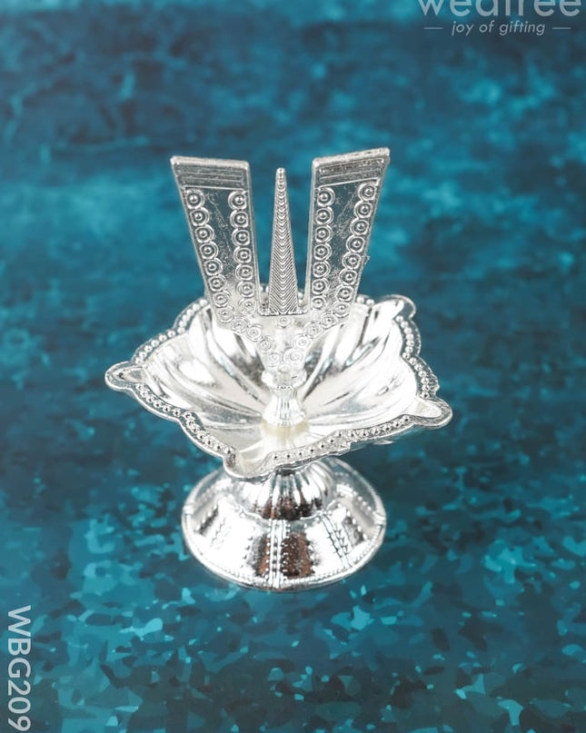 Namam Diya - 3 inch - WBG2097 - White Metal Diya RG