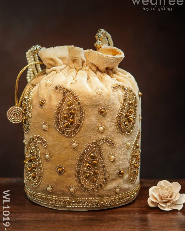 Potli Bag With Mango Design And Beaded Crystal Work - Cream Colour Wl1019-1 Bags