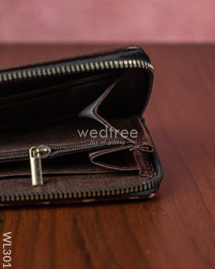 Printed Fabric Clutch With Faux Leather Handle - Wl3016 Clutches And Purses