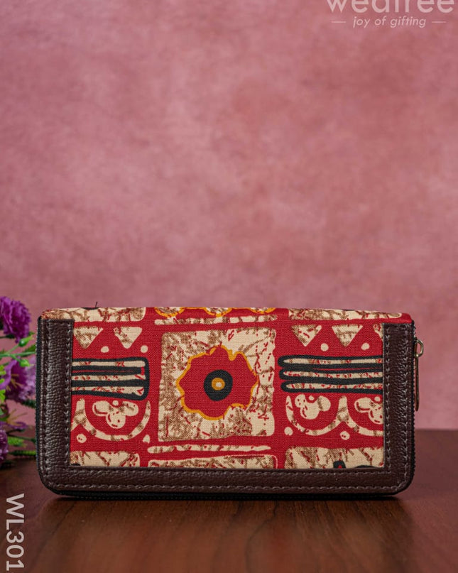 Printed Fabric Clutch With Faux Leather Handle - Wl3016 Clutches And Purses