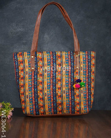 Printed Fabric Hand Bag With Leather Base - Wl3064 11 Regular Handbags