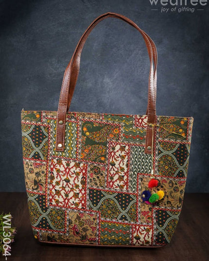 Printed Fabric Hand Bag With Leather Base - Wl3064 2 Regular Handbags