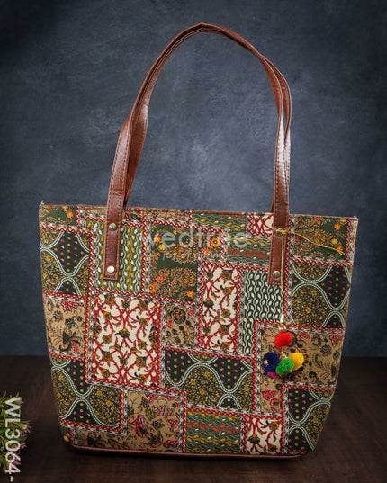 Printed Fabric Hand Bag With Leather Base - Wl3064 2 Regular Handbags