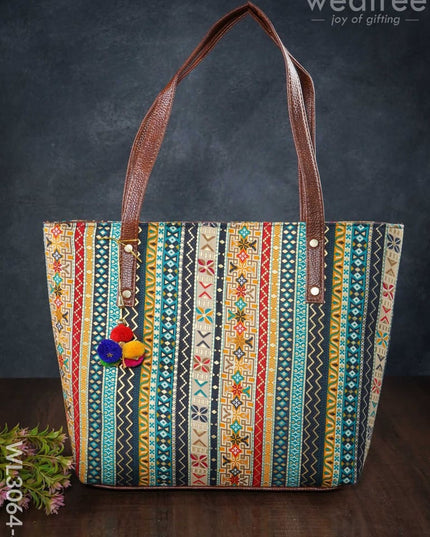 Printed Fabric Hand Bag With Leather Base - Wl3064 4 Regular Handbags