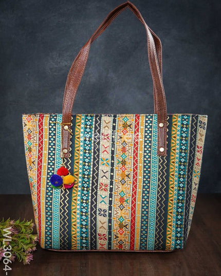 Printed Fabric Hand Bag With Leather Base - Wl3064 4 Regular Handbags