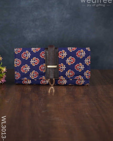 Printed Fabric Wallet With Flip Lock - Wl3013 5 Clutches And Purses