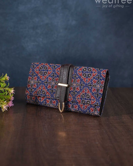 Printed Fabric Wallet With Flip Lock - Wl3013 Clutches And Purses