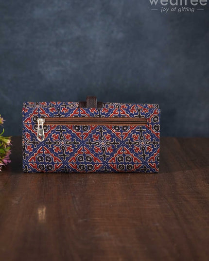 Printed Fabric Wallet With Flip Lock - Wl3013 Clutches And Purses
