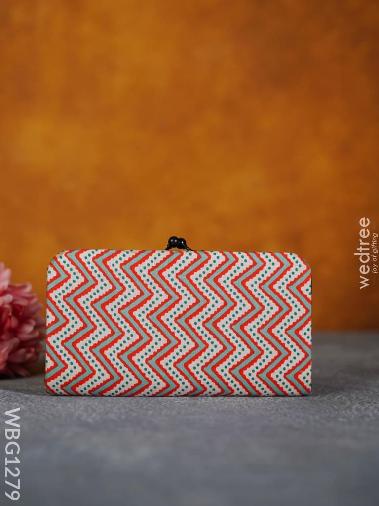 Printed Purse With Lock - Wbg1279 Clutches & Purses
