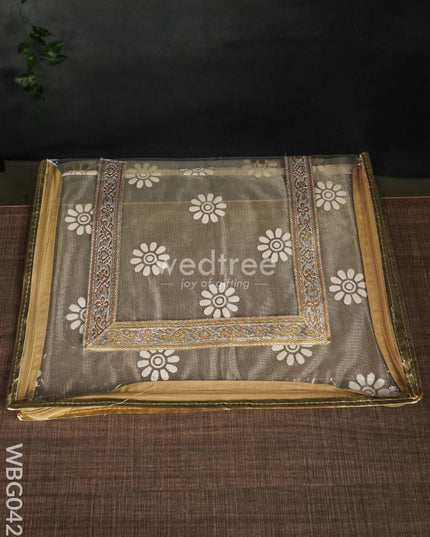 Single Saree Cover With Zari Border In Centre - Wbg0425 Bags