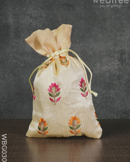 String Bag With Floral Embroidery - Wbg0307 Bags