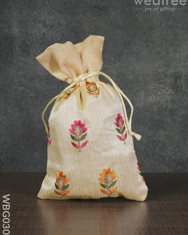 String Bag With Floral Embroidery - Wbg0307 Bags