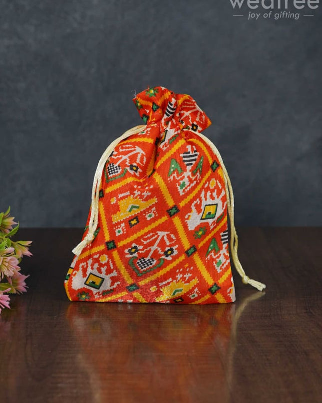 String Bag With Patola Prints - Wbg0954 Small Bags