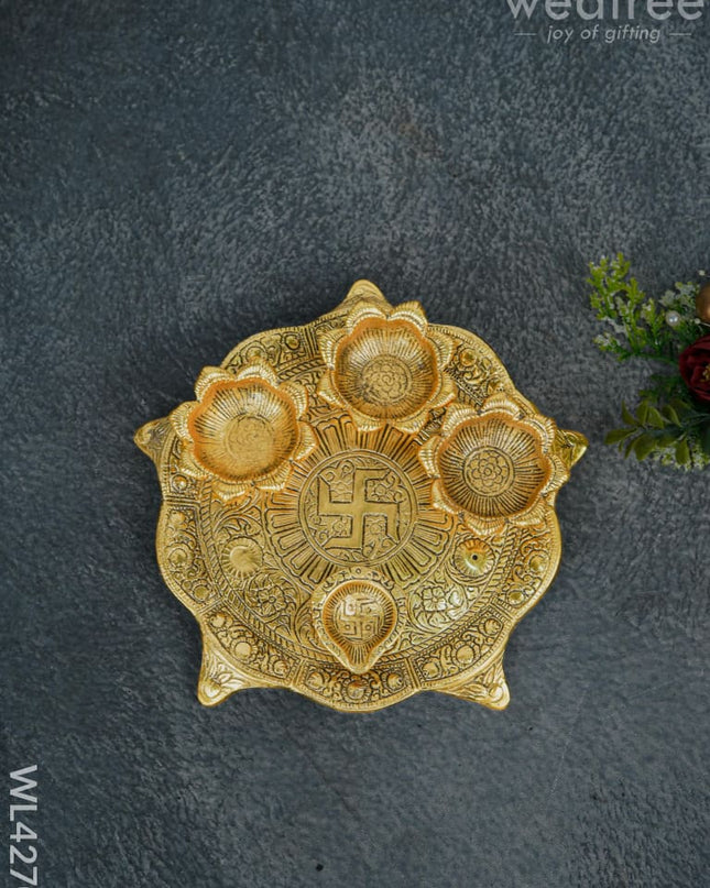 White Metal Swastik Pooja Thali With Diya - Wl4270 Utilities