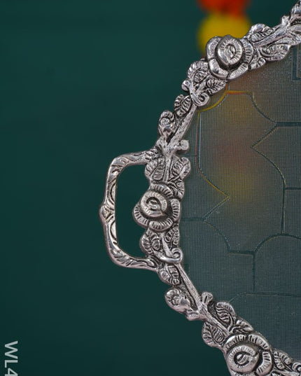 White Metal Oval Tray - WL4886 White Metal