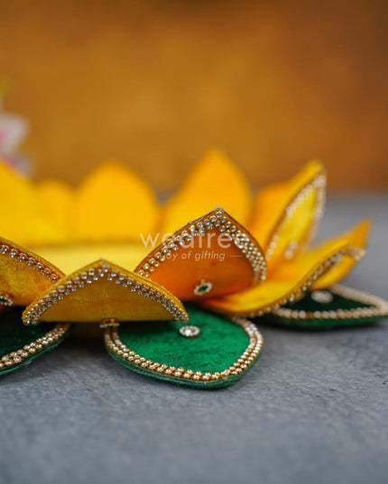 Velvet Lotus Base - Wl4174 Wedding Essentials