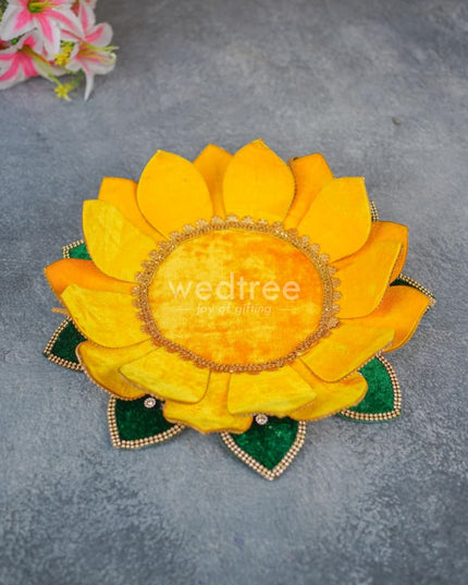 Velvet Lotus Base - Wl4174 Wedding Essentials