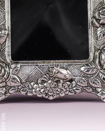 White Metal Square Photo Frame - WL4887 White Metal