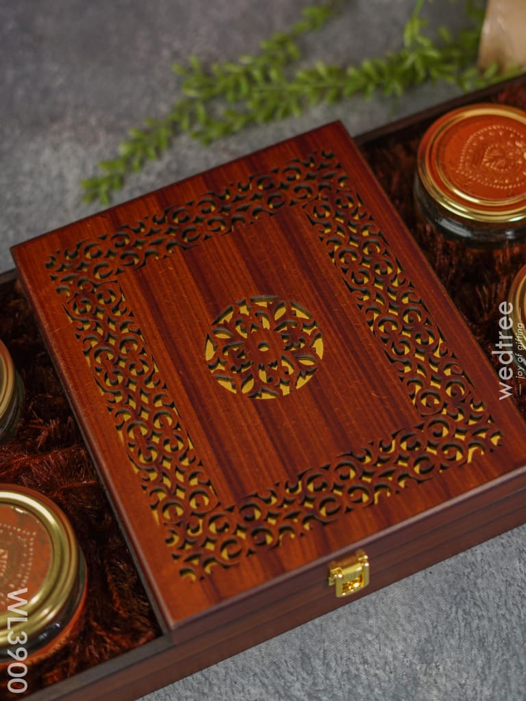 Wooden Dry Fruit Box With 4 Jars - Wl3900