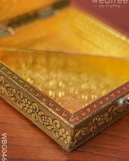 Wooden Dry Fruit Box With Oxidized Finish - Flower (6X6) Wbg0467