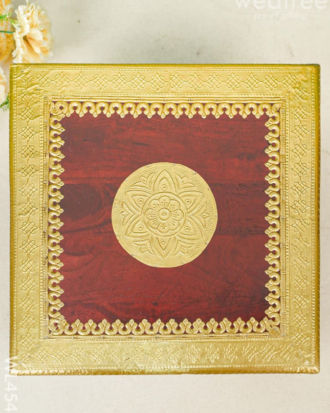 Wooden Manai With Hanging Bells - 15 Inch Wl4548 Utility
